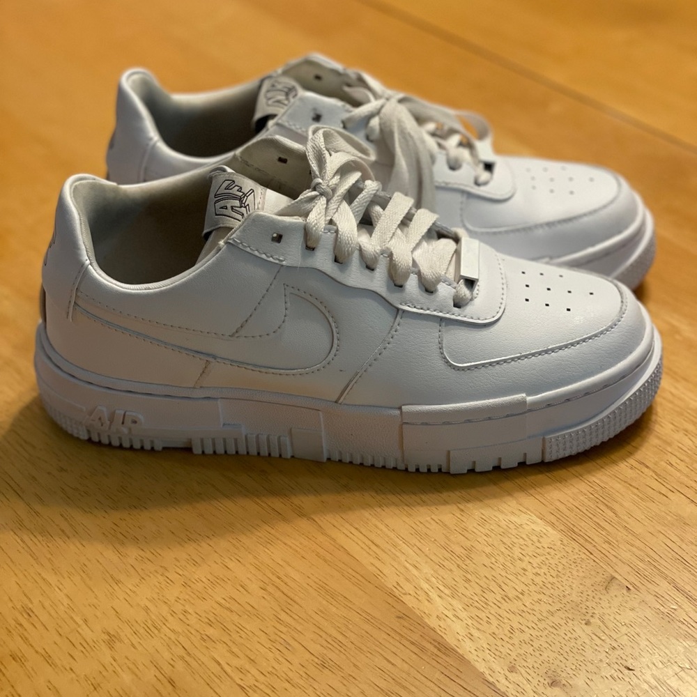 Nike Air Force 1 Pixel Women's Shoe, size 7.5